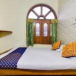 Spot On 61742 Hotel Kashika